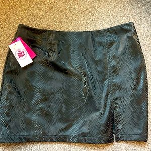 Juicy by Juicy Couture Black Faux Leather Snake Print Mini Skirt XL